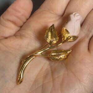 Avon Rose Brooch Porcelain Rosebud Floral Pin Gold Tone 1994 3”
